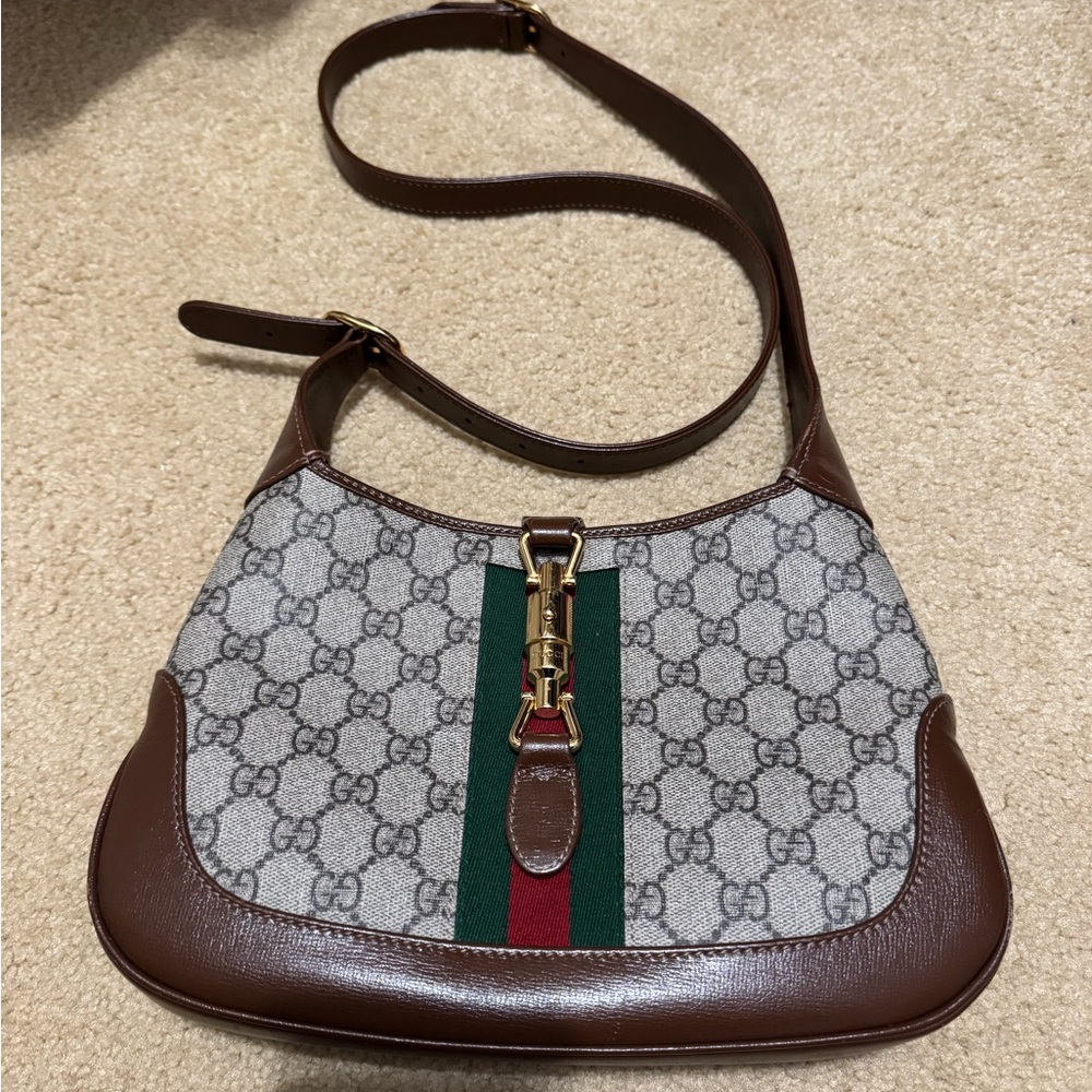 Gucci logo Jackie bag with extended strap option